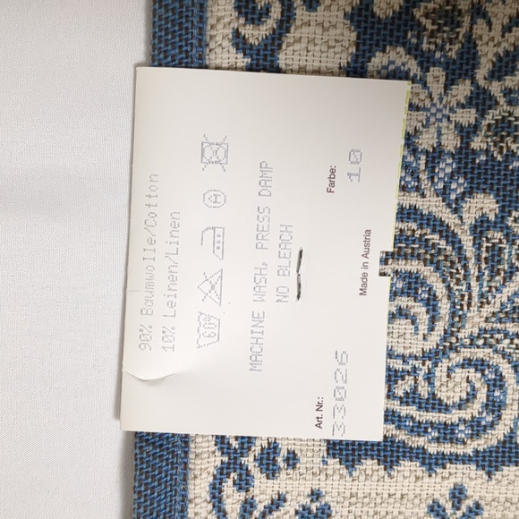 Folk Design Blue & Cream Tablecloth 32" x 32" - Picture 6 of 7